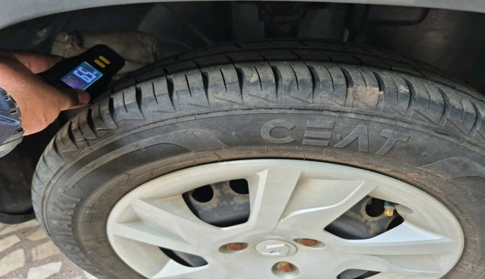 2023 Renault Kwid RXT 1.0, Petrol, Manual, 37 km, tyre