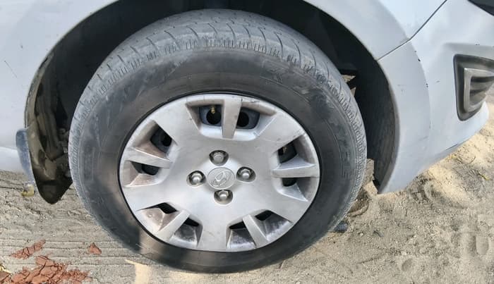 2014 Hyundai i20 MAGNA (O) 1.2, Petrol, Manual, 82,460 km, tyre