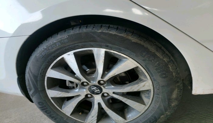 2014 Hyundai Verna FLUIDIC 1.6 CRDI EX, Diesel, Manual, 1,35,116 km, tyre