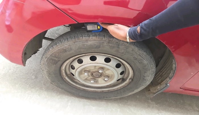 2015 Hyundai Eon ERA +, Petrol, Manual, 89,889 km, tyre