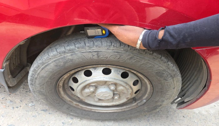 2015 Hyundai Eon ERA +, Petrol, Manual, 89,889 km, tyre