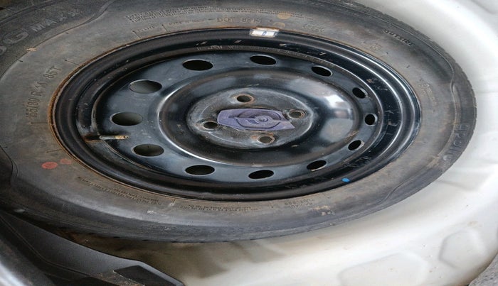 2020 Maruti Swift VXI, Petrol, Manual, 48,006 km, tyre