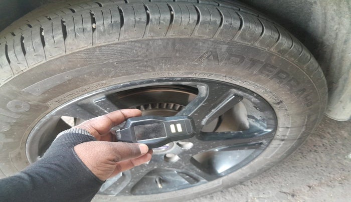 2013 Volvo XC 60 D5 SUMMUM, Diesel, Automatic, 1,38,050 km, tyre