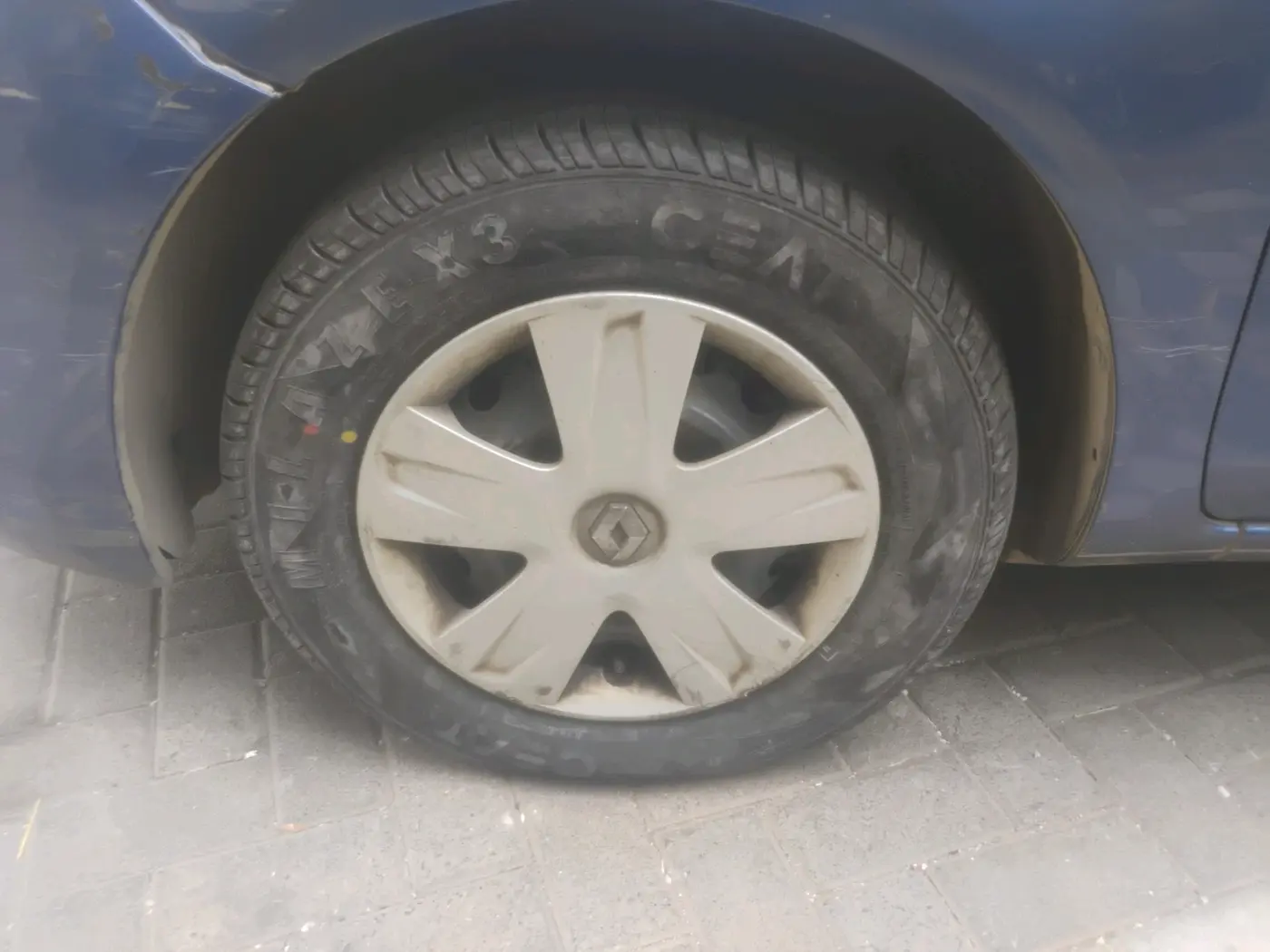 2013 Renault Scala RXE PETROL, Petrol, Manual, 24,257 km, tyre