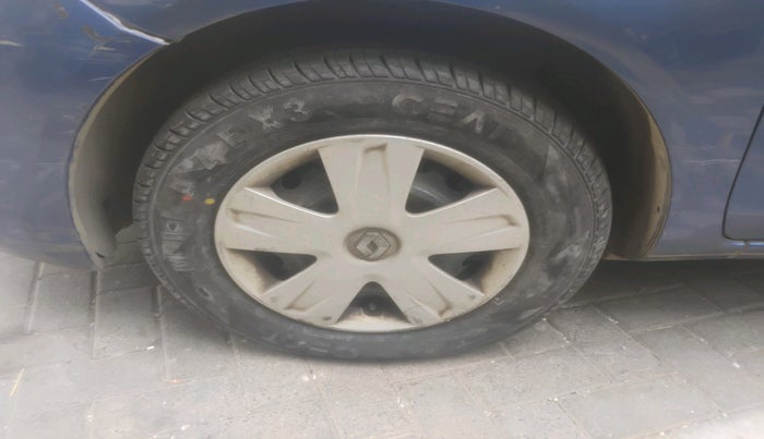 2013 Renault Scala RXE PETROL, Petrol, Manual, 24,257 km, tyre