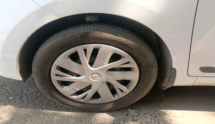 2016 Hyundai Grand i10 SPORTZ 1.1 CRDI, Diesel, Manual, 80,414 km, tyre