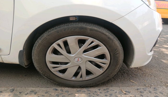 2016 Hyundai Grand i10 SPORTZ 1.1 CRDI, Diesel, Manual, 80,414 km, tyre