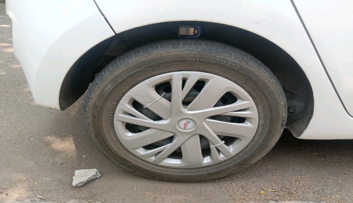 2016 Hyundai Grand i10 SPORTZ 1.1 CRDI, Diesel, Manual, 80,414 km, tyre