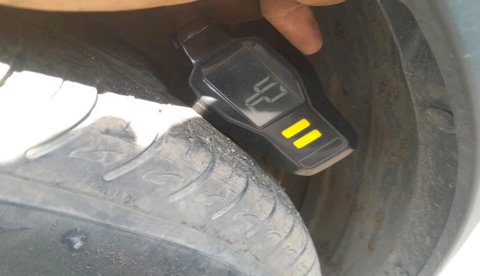 2022 KIA CARENS PRESTIGE PLUS 1.4 PETROL DCT 7 STR, Petrol, Automatic, 29,643 km, tyre