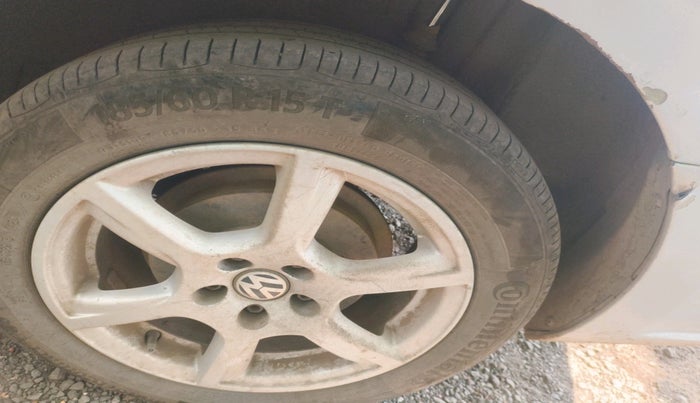 2013 Volkswagen Vento HIGHLINE DIESEL 1.6, Diesel, Manual, 2,51,241 km, tyre