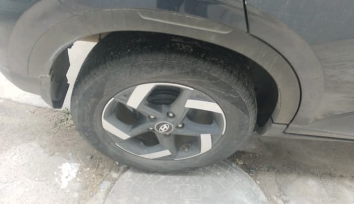 2020 Hyundai VENUE SX (O) 1.5 CRDI, Diesel, Manual, 84,041 km, tyre