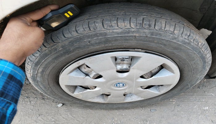 2013 Maruti Wagon R 1.0 LXI CNG, CNG, Manual, 1,60,353 km, tyre