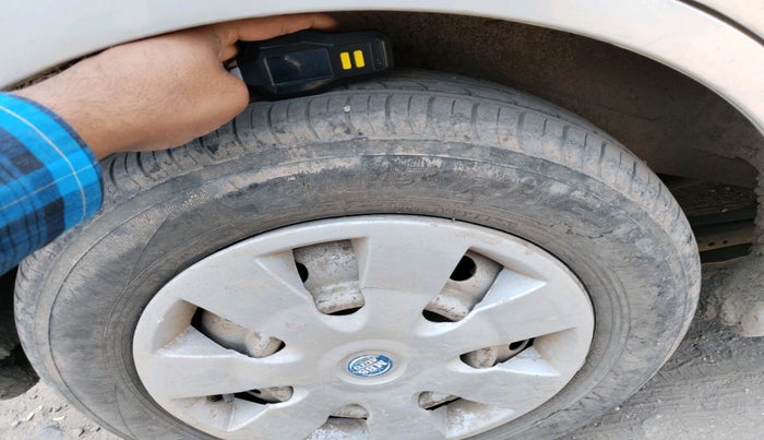 2013 Maruti Wagon R 1.0 LXI CNG, CNG, Manual, 1,60,353 km, tyre