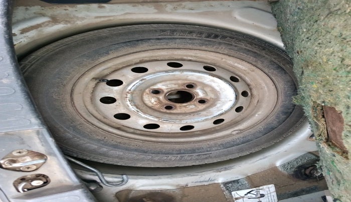 2011 Maruti Ritz VXI, Petrol, Manual, 95,893 km, tyre