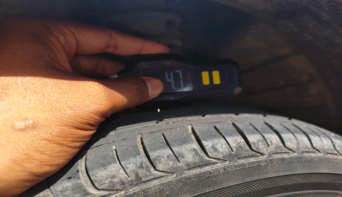 2014 Maruti Wagon R 1.0 VXI, Petrol, Manual, 2,38,166 km, tyre