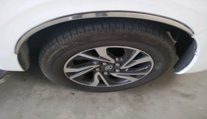 2021 Toyota Innova Crysta 2.4 GX 8 STR, Diesel, Manual, 1,37,355 km, tyre