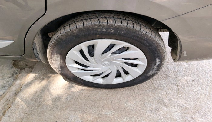 2021 Maruti Ertiga VXI CNG, CNG, Manual, 41,501 km, tyre