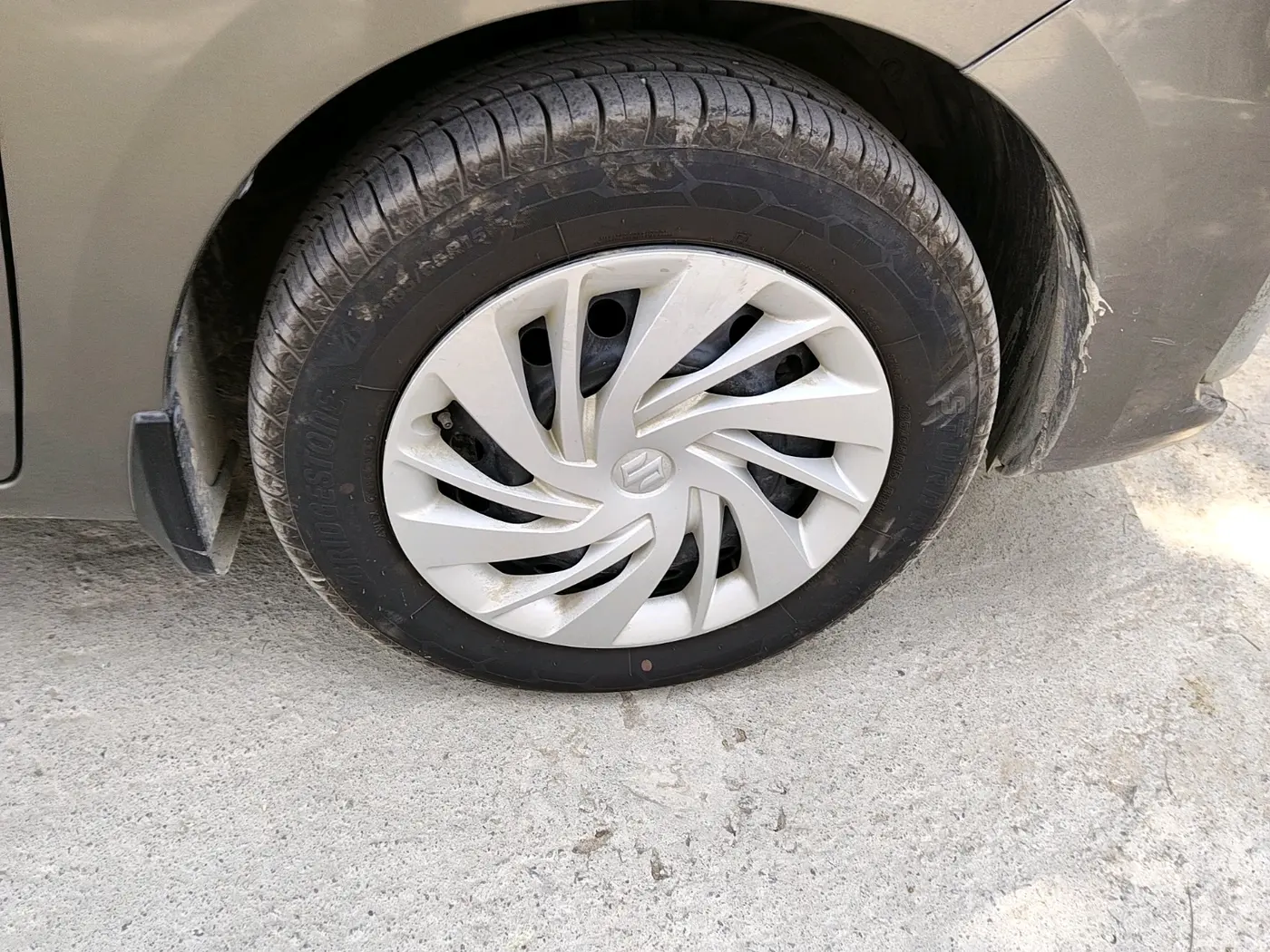 2021 Maruti Ertiga VXI CNG, CNG, Manual, 41,501 km, tyre