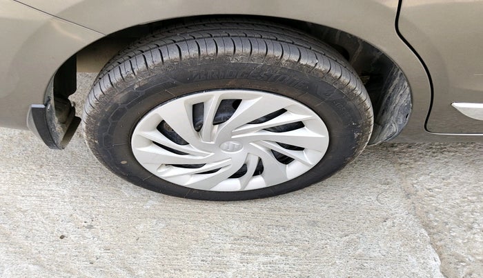 2021 Maruti Ertiga VXI CNG, CNG, Manual, 41,501 km, tyre