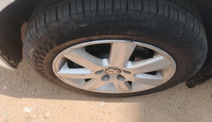 2012 Volkswagen Polo HIGHLINE DIESEL, Diesel, Manual, 1,29,802 km, tyre