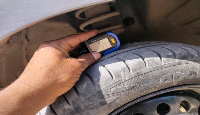 2018 Maruti Wagon R 1.0 VXI, CNG, Manual, 64,023 km, tyre