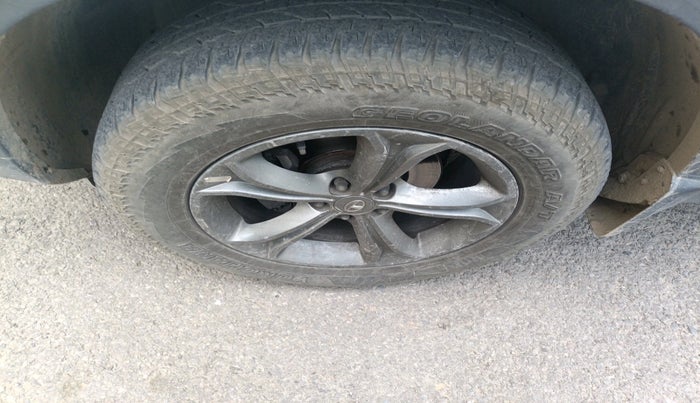 2021 Tata Harrier XZA 2.0L, Diesel, Automatic, 75,239 km, tyre