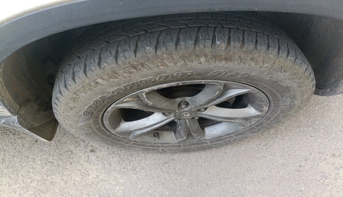 2021 Tata Harrier XZA 2.0L, Diesel, Automatic, 75,239 km, tyre