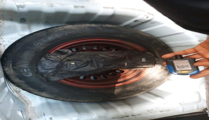 2022 Renault Kiger RXE MT, Petrol, Manual, 65,203 km, tyre