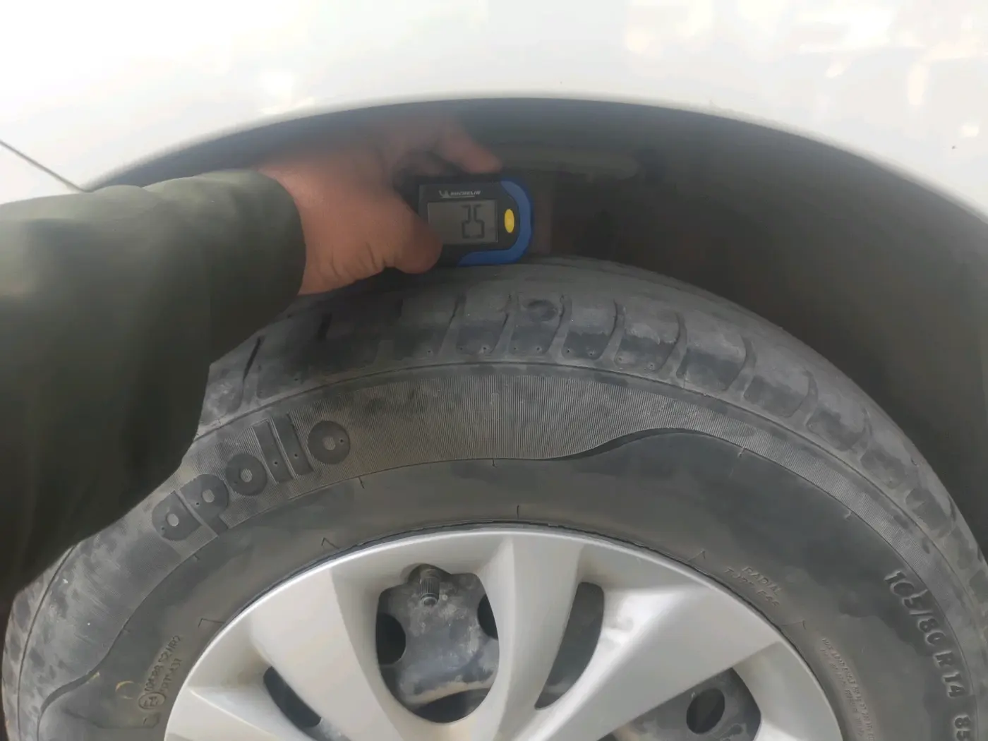 2022 Maruti Dzire VXI CNG, CNG, Manual, 1,28,742 km, tyre