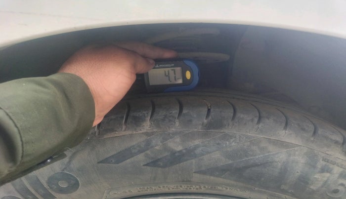 2022 Maruti Dzire VXI CNG, CNG, Manual, 1,28,742 km, tyre