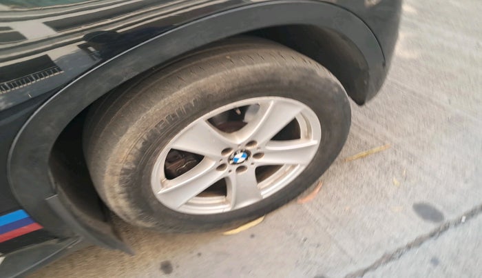 2009 BMW X5 3.0 D, Diesel, Automatic, 2,40,915 km, tyre