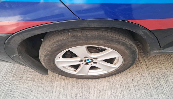 2009 BMW X5 3.0 D, Diesel, Automatic, 2,40,915 km, tyre