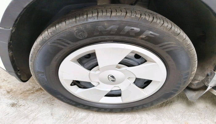 2016 Mahindra XUV500 W6, Diesel, Manual, 50,391 km, tyre