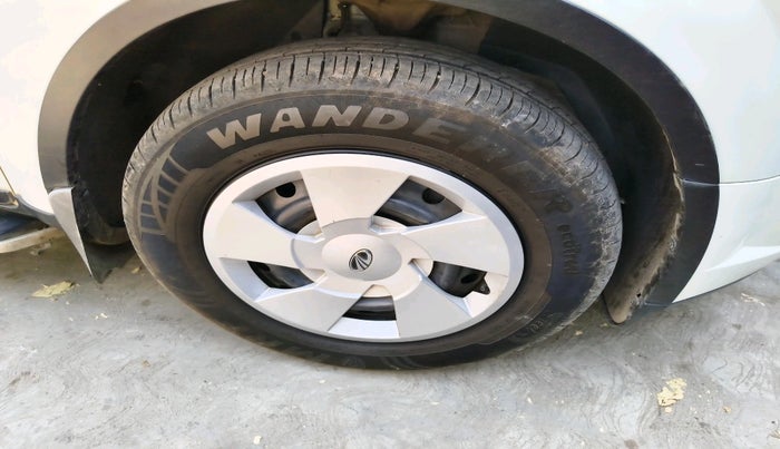 2016 Mahindra XUV500 W6, Diesel, Manual, 50,391 km, tyre