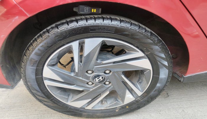 2021 Hyundai NEW I20 ASTA (O) 1.2 MT, Petrol, Manual, 64,224 km, tyre