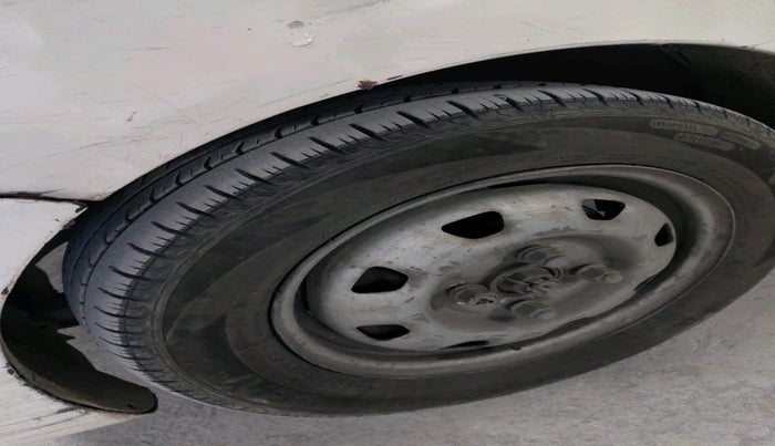 2012 Hyundai Santro Xing GL PLUS, CNG, Manual, 2,19,832 km, tyre