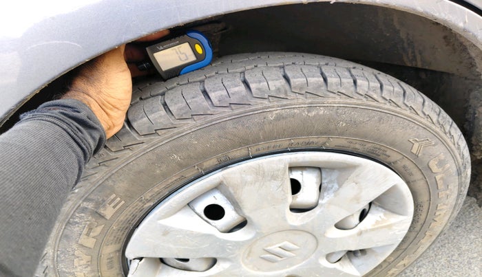 2023 Maruti Eeco 5 STR AC CNG, CNG, Manual, 1,50,482 km, tyre