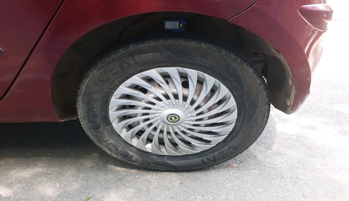 2016 Hyundai i10 MAGNA 1.1, Petrol, Manual, 59,595 km, tyre