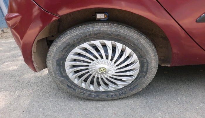 2016 Hyundai i10 MAGNA 1.1, Petrol, Manual, 59,595 km, tyre