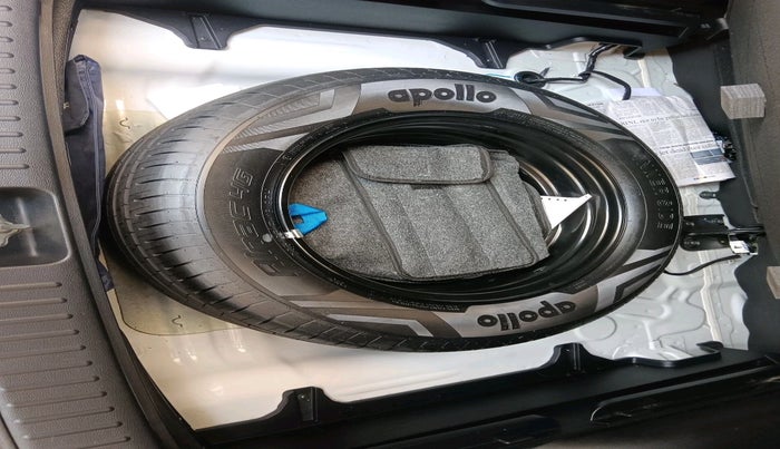 2023 Hyundai Creta SX (O) AT 1.5 DIESEL, Diesel, Automatic, 61,608 km, tyre