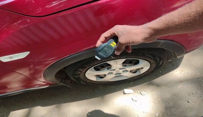 2019 Mahindra XUV300 W6 1.5 DIESEL, Diesel, Manual, 9,99,999 km, tyre