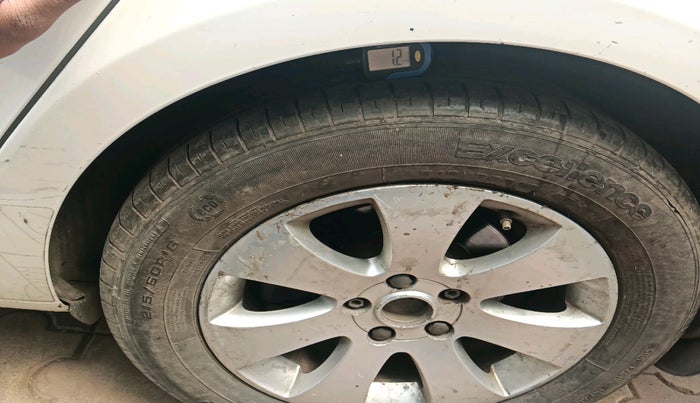 2011 Skoda Superb ELEGANCE 2.0 TDI CR AT, Diesel, Automatic, 2,38,029 km, tyre