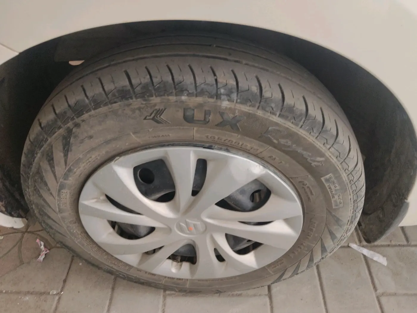 2020 Maruti Swift VXI, Petrol, Manual, 37,284 km, tyre