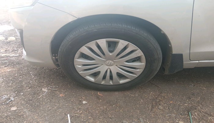 2014 Maruti Ertiga VXI CNG, CNG, Manual, 1,40,726 km, tyre