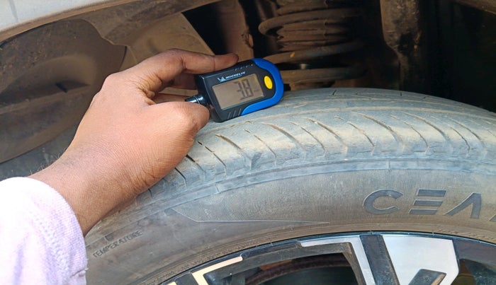 2022 Renault Kiger RXZ TURBO CVT, Petrol, Automatic, 42,486 km, tyre