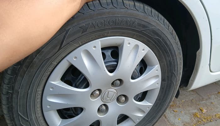 2017 Honda Amaze 1.2L I-VTEC S, CNG, Manual, 1,86,164 km, tyre