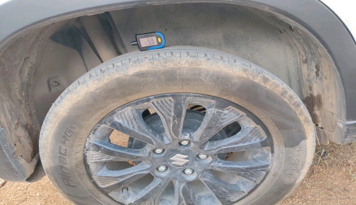 2022 Maruti Vitara Brezza ZXI, Petrol, Manual, 27,631 km, tyre