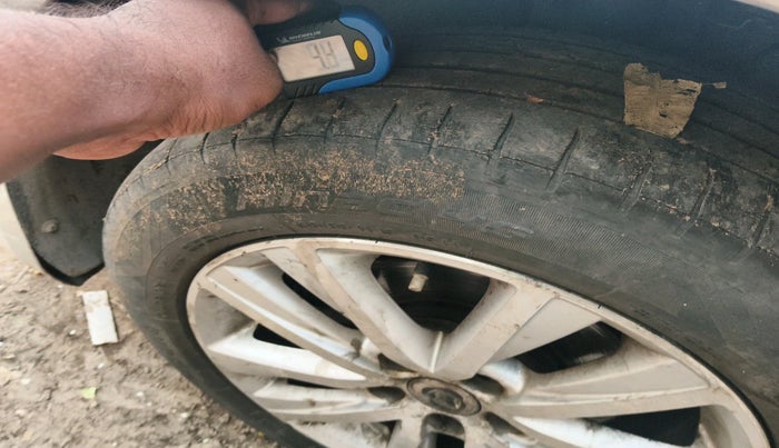 2012 Skoda Fabia AMBITION 1.2 TDI, Diesel, Manual, 2,56,864 km, tyre