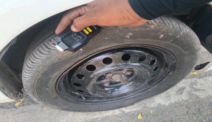 2015 Toyota Etios GD, Diesel, Manual, 2,13,919 km, tyre