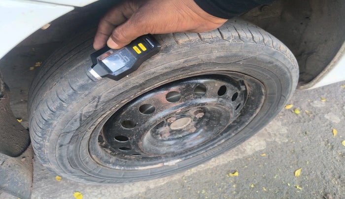 2015 Toyota Etios GD, Diesel, Manual, 2,13,919 km, tyre